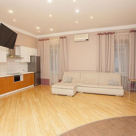 Apartment On Sumskaya No Smoking Харков Екстериор снимка
