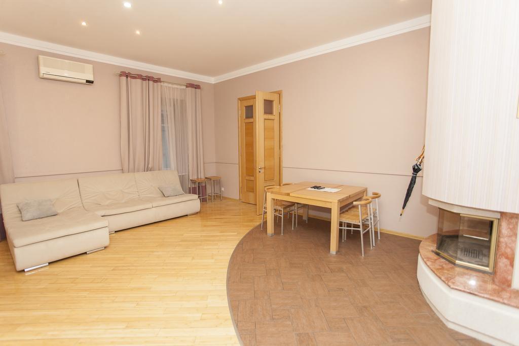 Apartment On Sumskaya No Smoking Харков Екстериор снимка