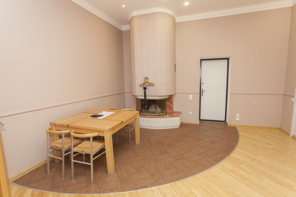 Apartment On Sumskaya No Smoking Харков Екстериор снимка