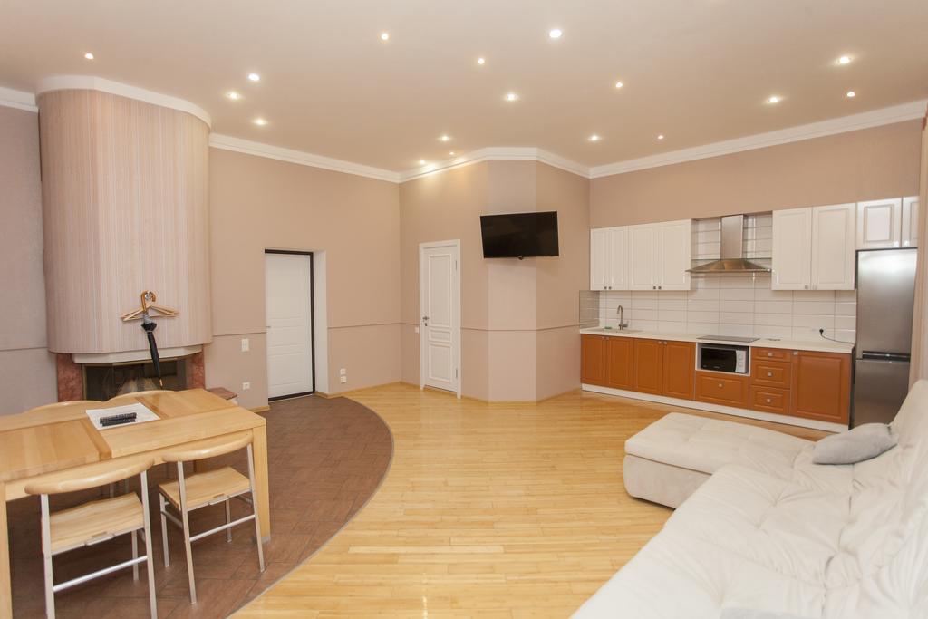 Apartment On Sumskaya No Smoking Харков Екстериор снимка